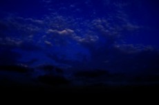 濃藍の空の写真素材