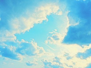【高解像度】太陽を隠す鮮やかな雲
