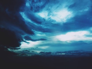 【高解像度】重々しい雲